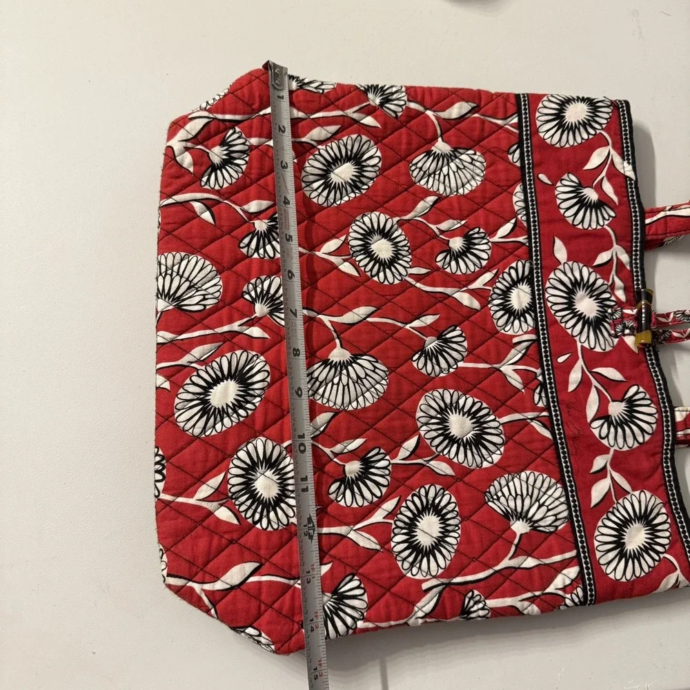 Vera‎ Bradley Deco Daisy Red Purse/Tote/Bag Roomy interior, perfect Boho/Chic